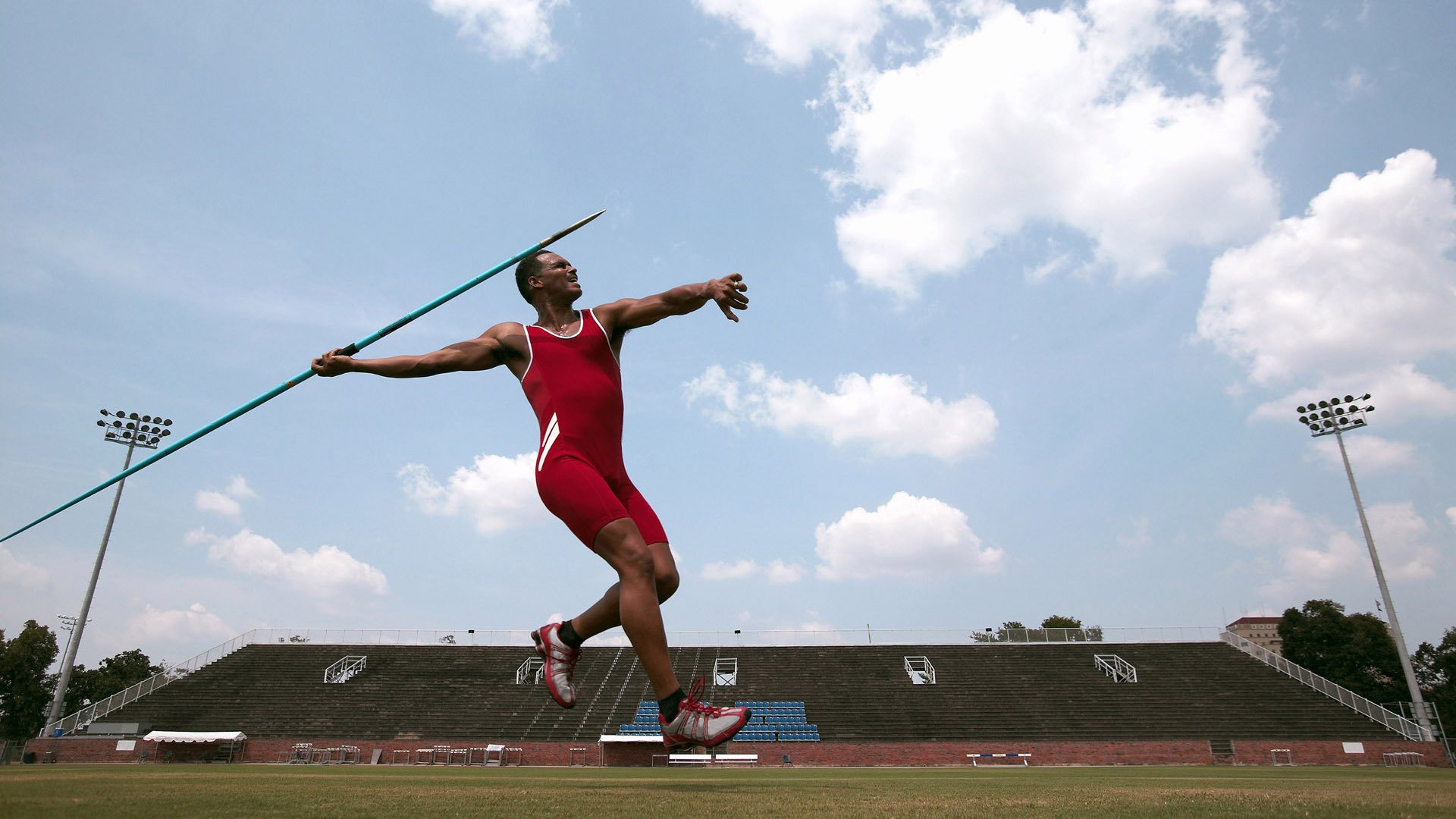 莱万多夫斯基关键节点突破纪录,公牛带队取胜!